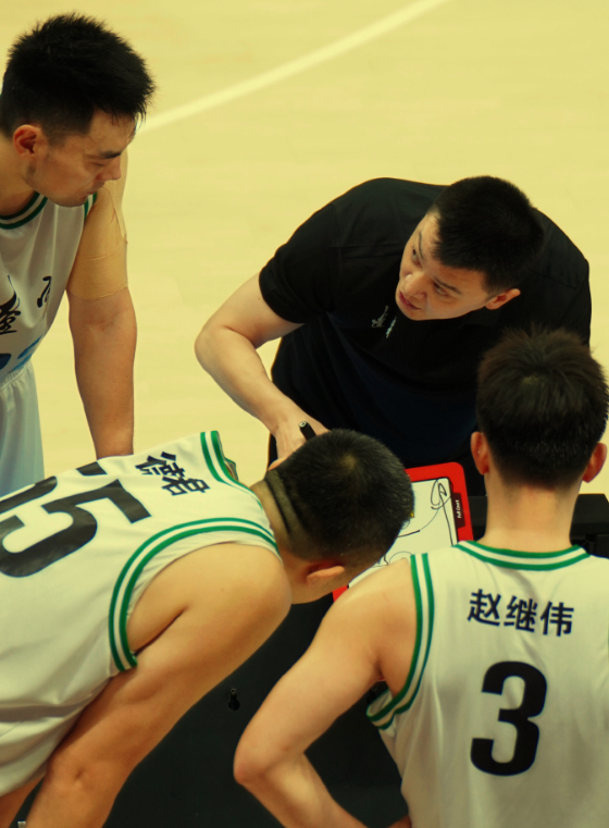 九游官网-若杨鸣回归，赵继伟留队，再找3到4名顶级外援,辽篮能否重塑辉煌?